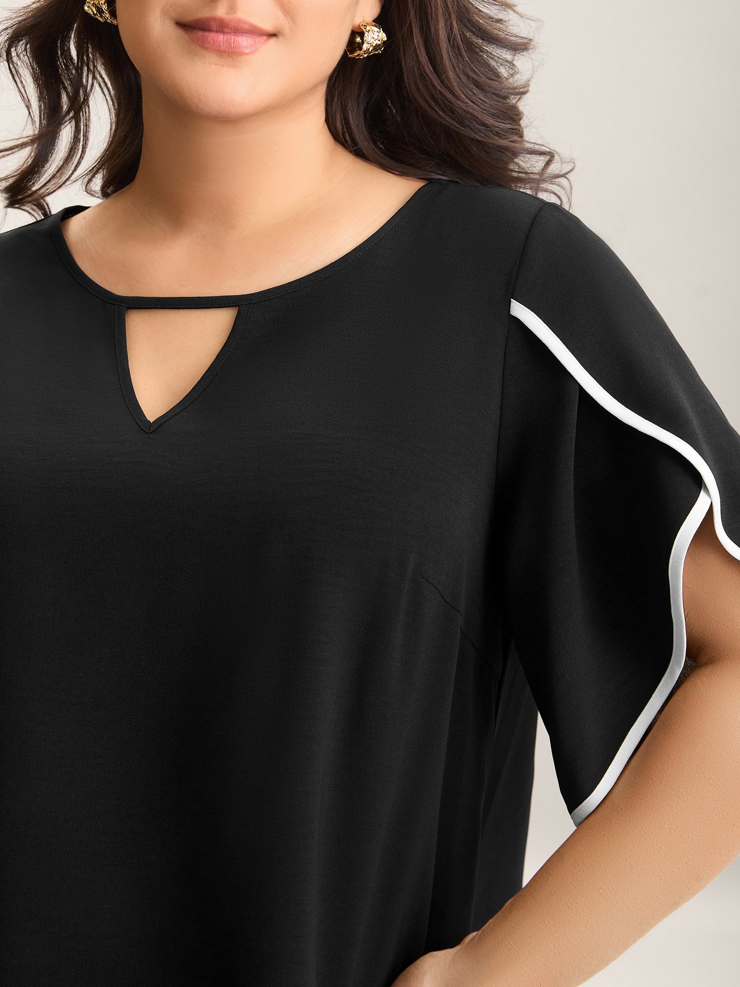 Color Contrast Petal Sleeve Shirt - Image 2
