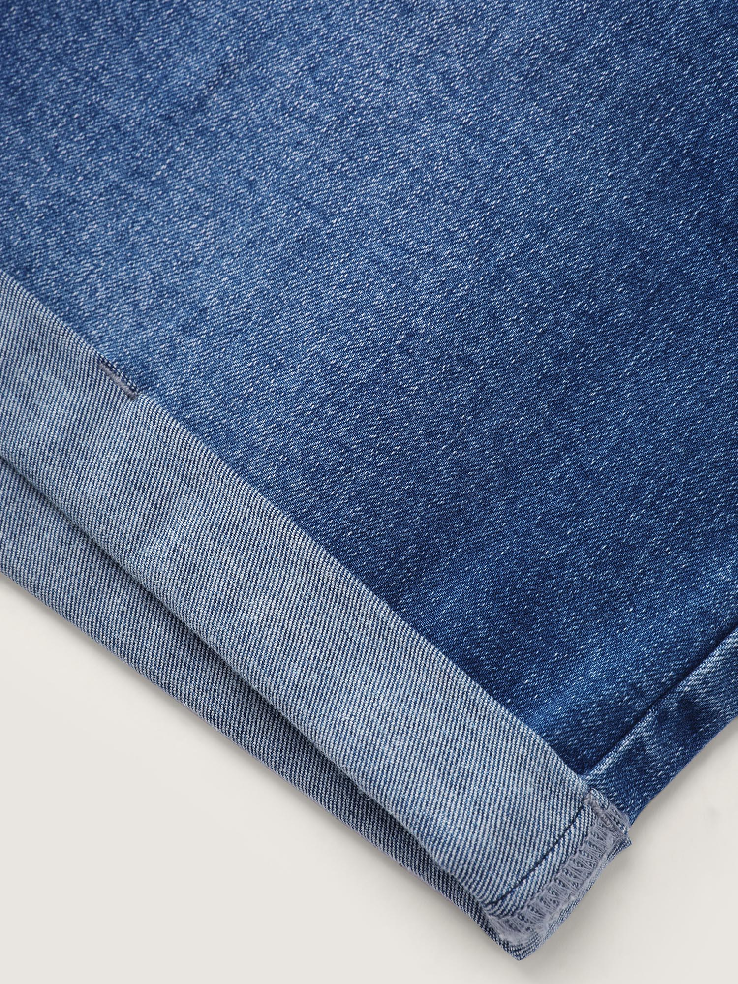 Curve-Friendly Stretchy Straight-Leg Denim Shorts - Image 8