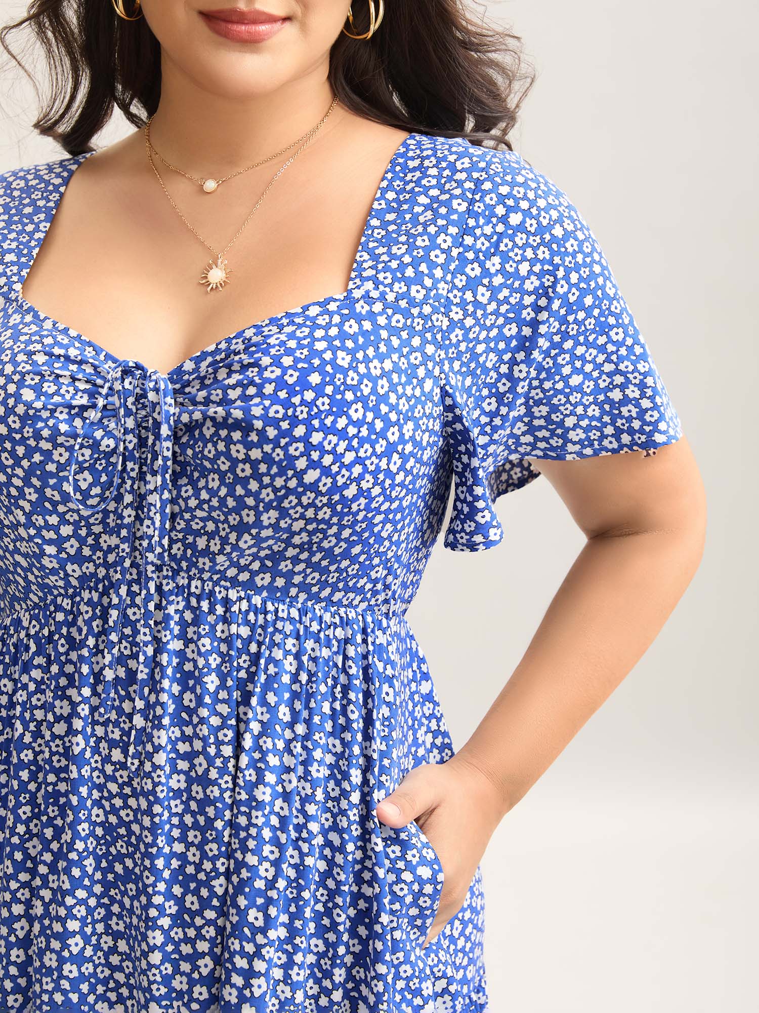 Ditsy Floral Sweetheart Drawstring Pocket Tiered Dress - Image 10