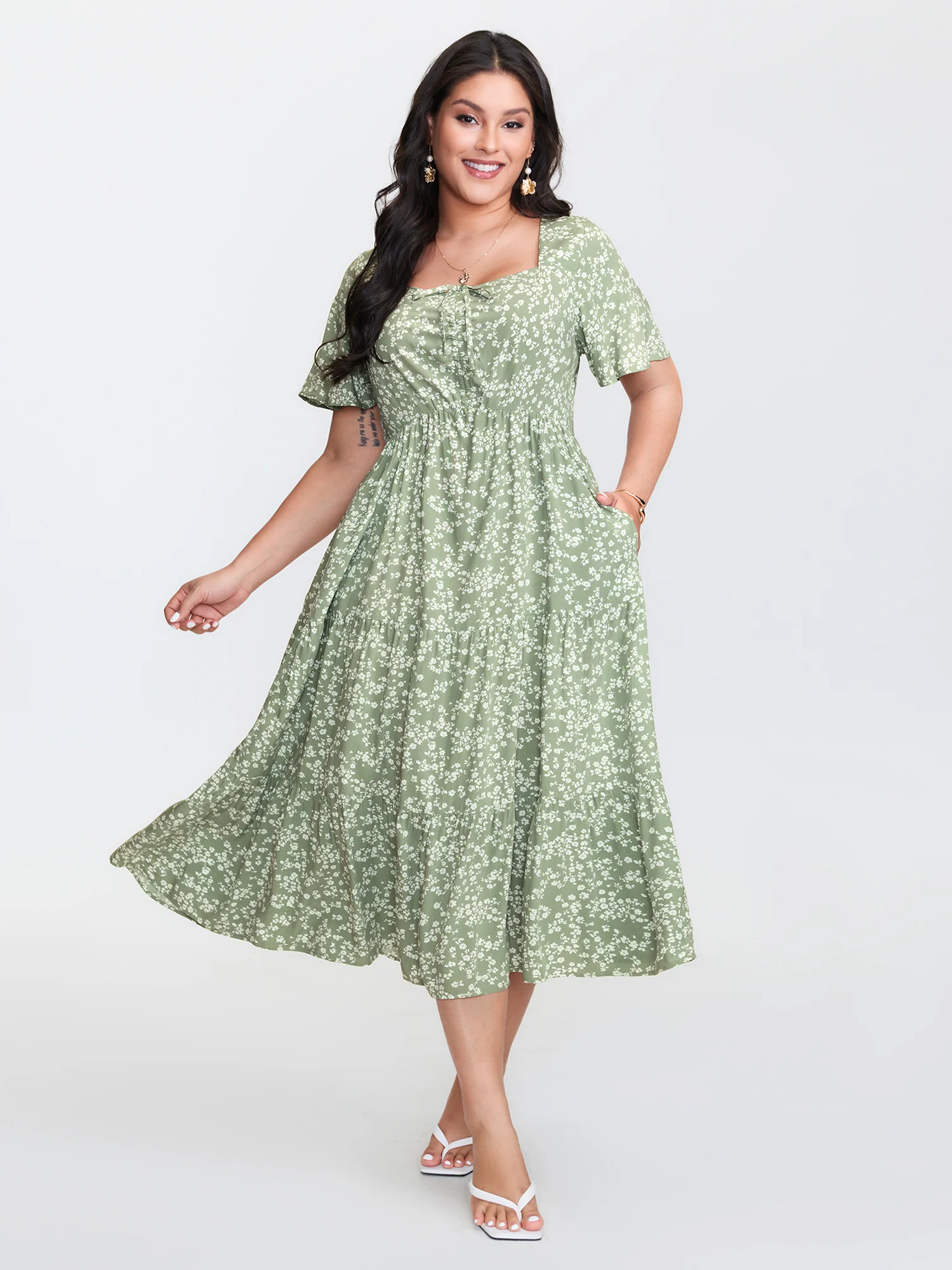 Ditsy Floral Sweetheart Drawstring Pocket Tiered Dress - Image 13