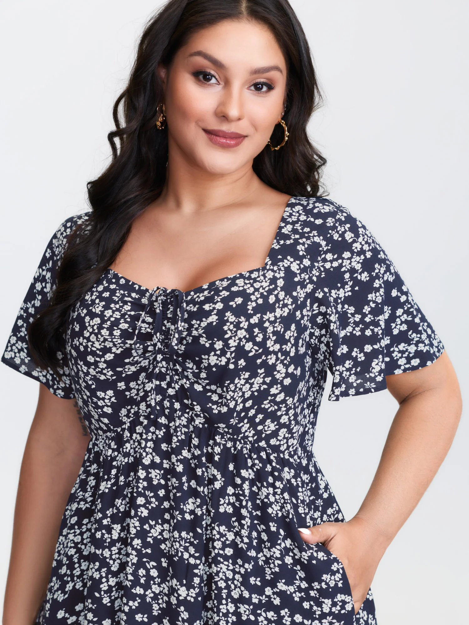 Ditsy Floral Sweetheart Drawstring Pocket Tiered Dress - Image 6