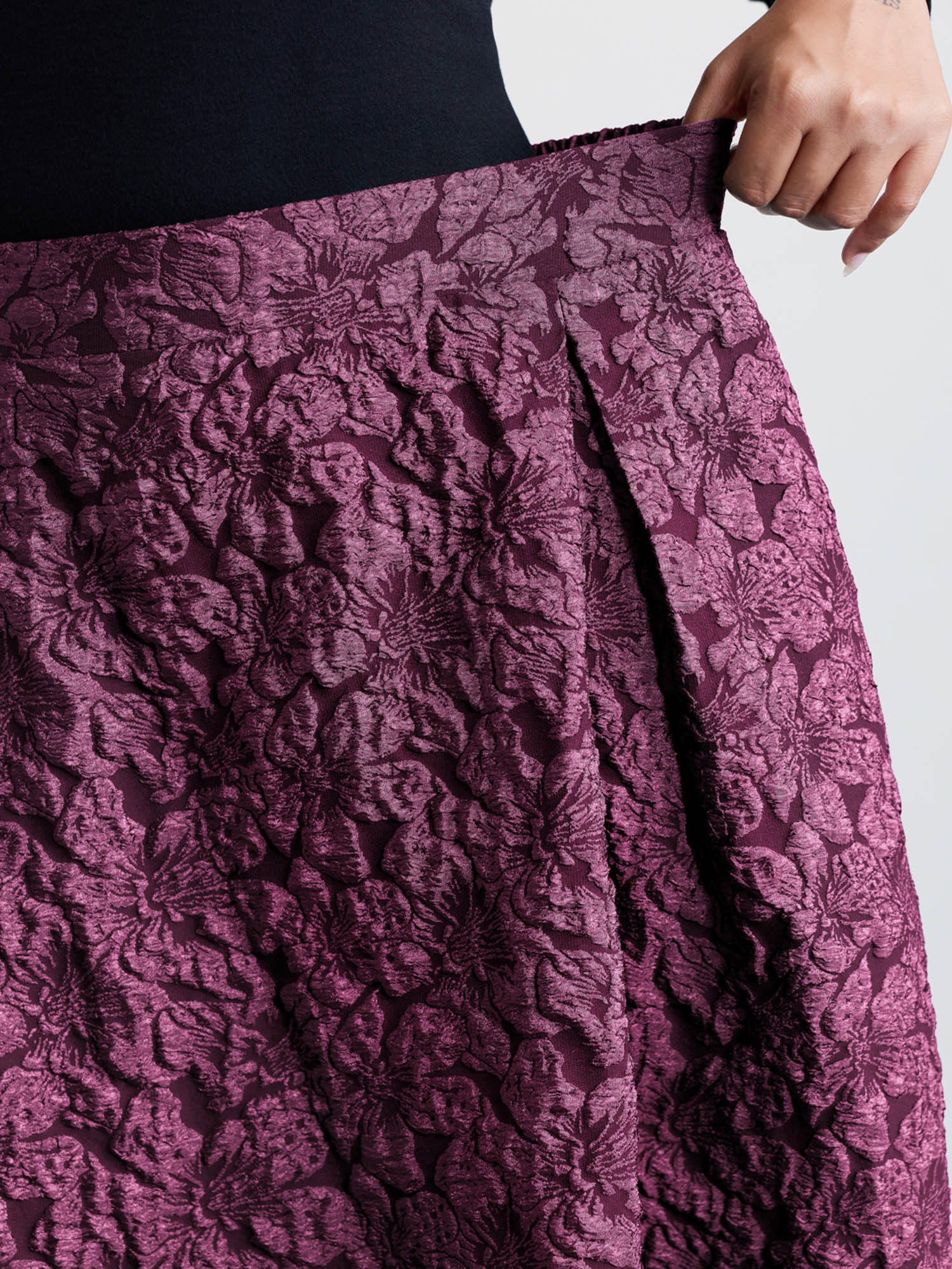 Floral Jacquard Pleated Midi Skirt - Image 4