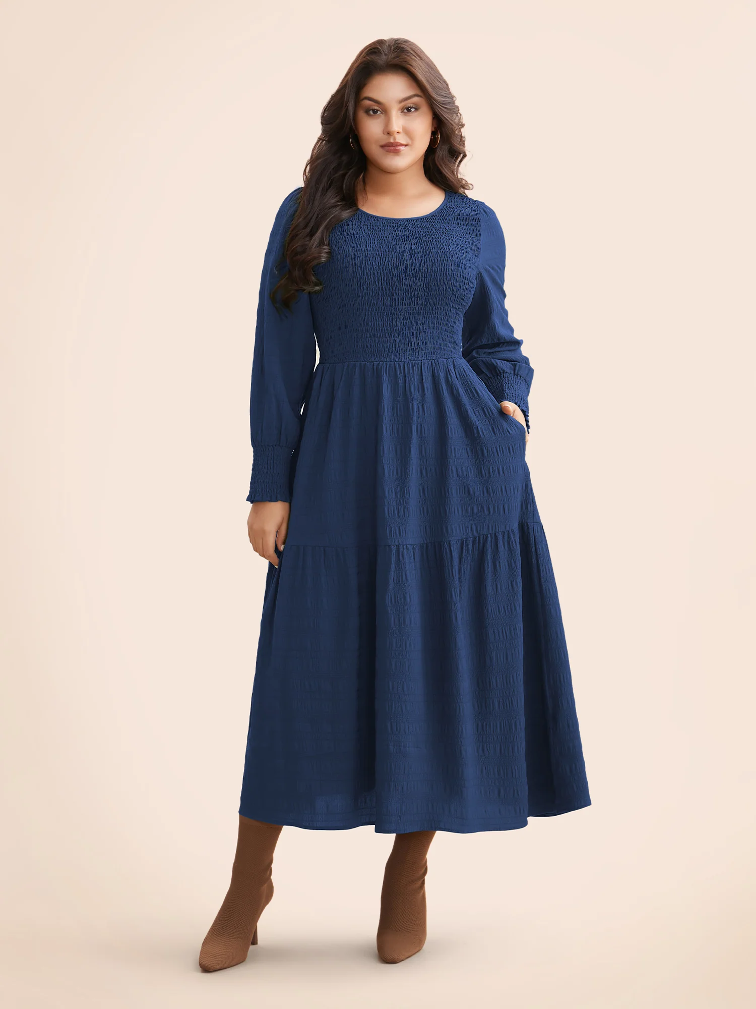 Plain Textured Shirred Midi Dress - Image 18