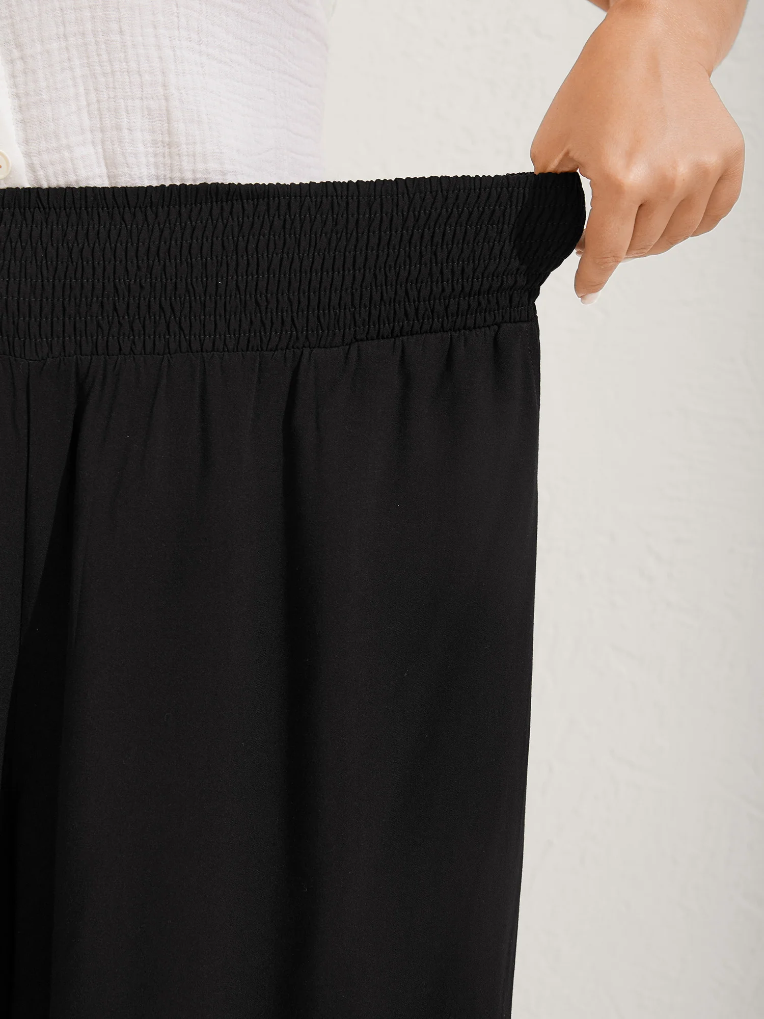 Ruffled Curvy Hem Wide-Leg Pants - Image 3