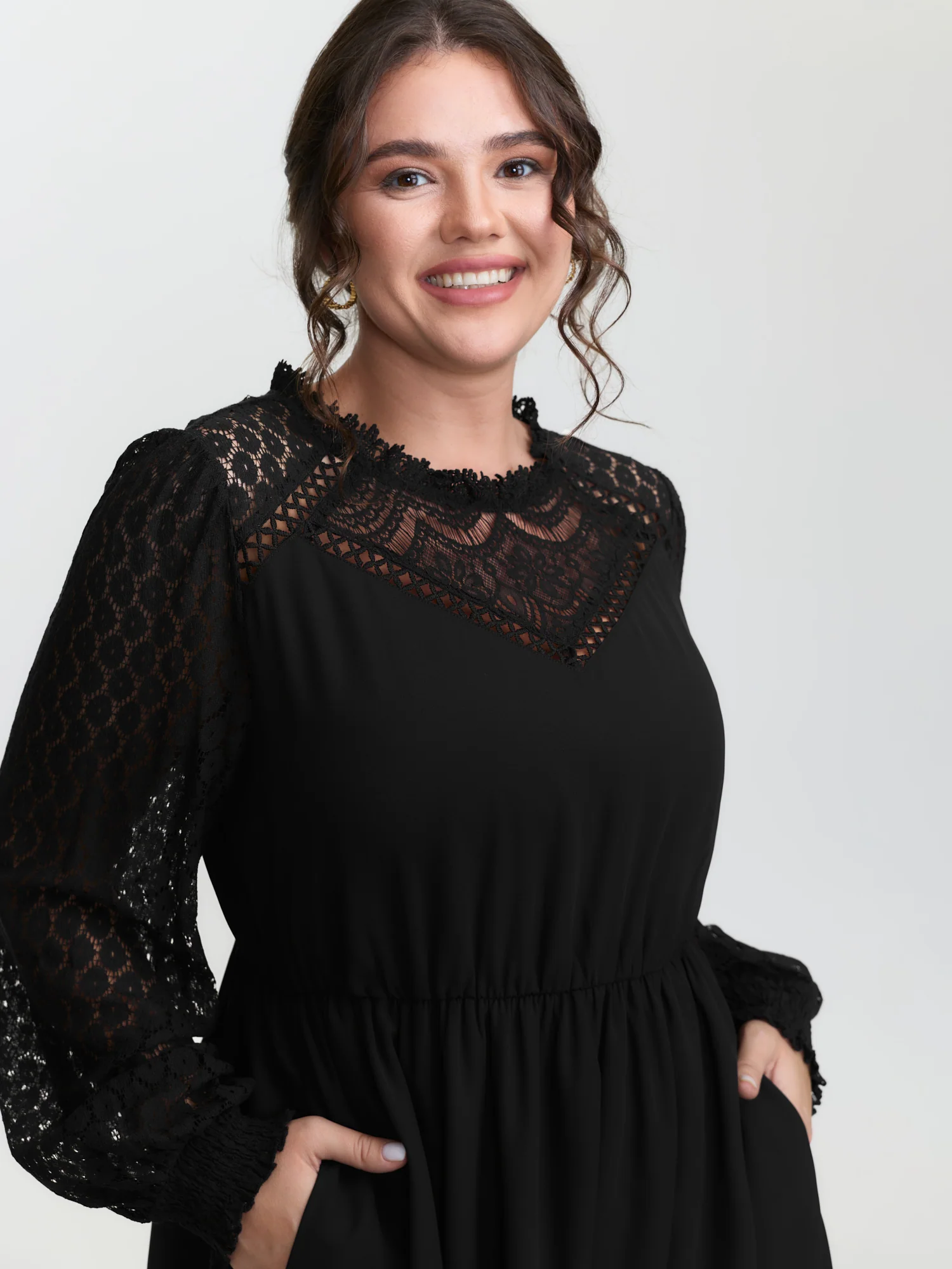 Sheer Lace Cut-Out Detail Midi Dress - Image 2