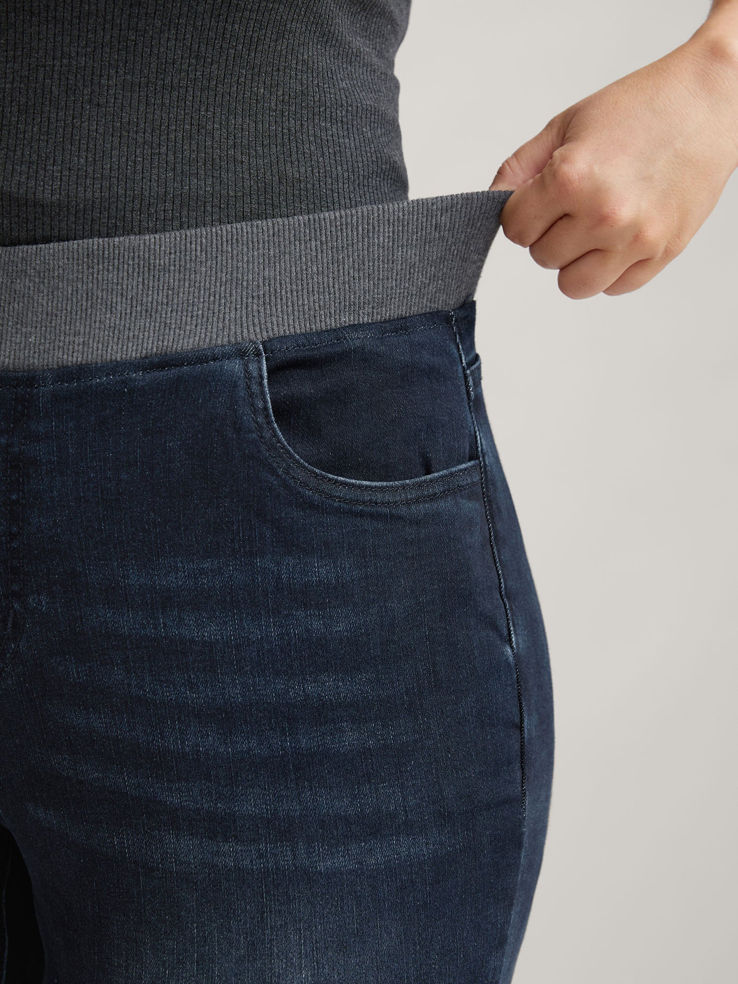 Pull-On High-Rise Skinny-Fit Jeans - Image 4